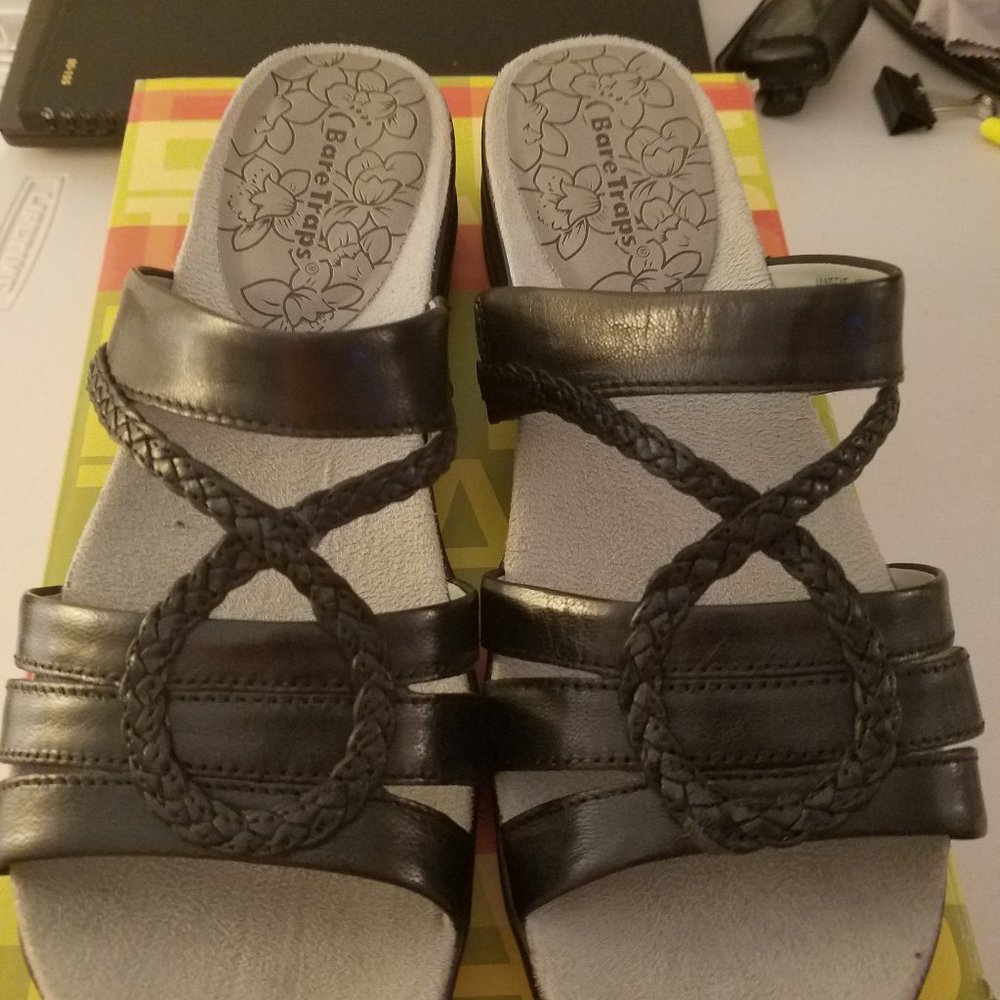BareTraps  Black Leather Sandals  SZ 10